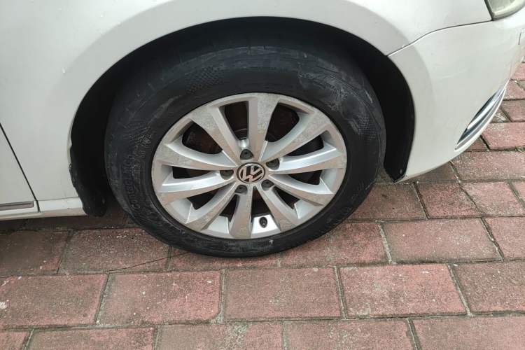 Used Volkswagen Magotan 2012 1.8TSI Luxury Model Right Front Wheel Hub