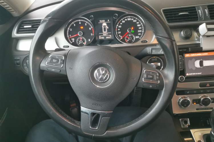 Used Volkswagen Magotan 2012 Travel Edition 2.0 TSI 4x4 Comfort Version Steering Wheel