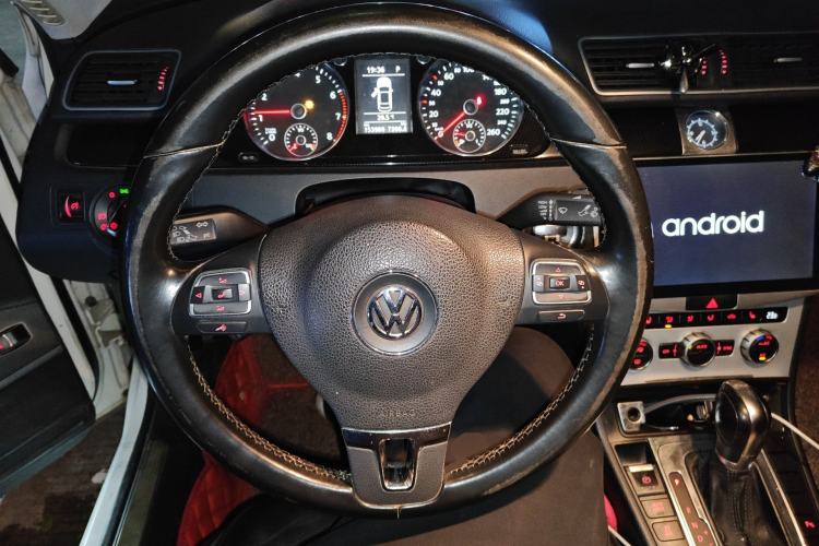 Used Volkswagen Magotan 2012 Revised 1.8TSI Luxury Version Steering Wheel
