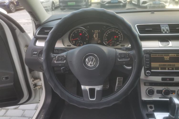 Used Volkswagen Magotan 2012 Travel Edition 2.0 TSI Four-Wheel Drive Luxury Version Steering Wheel