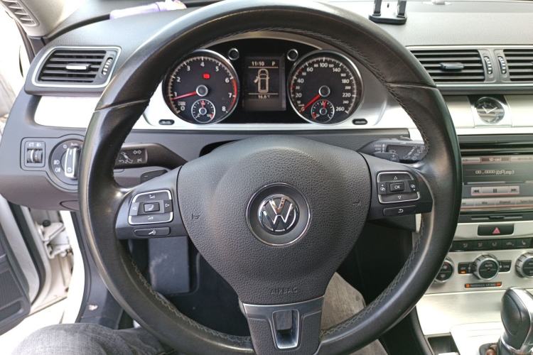 Used Volkswagen Magotan 2012 Travel Edition 2.0 TSI 4x4 Comfort Version Steering Wheel