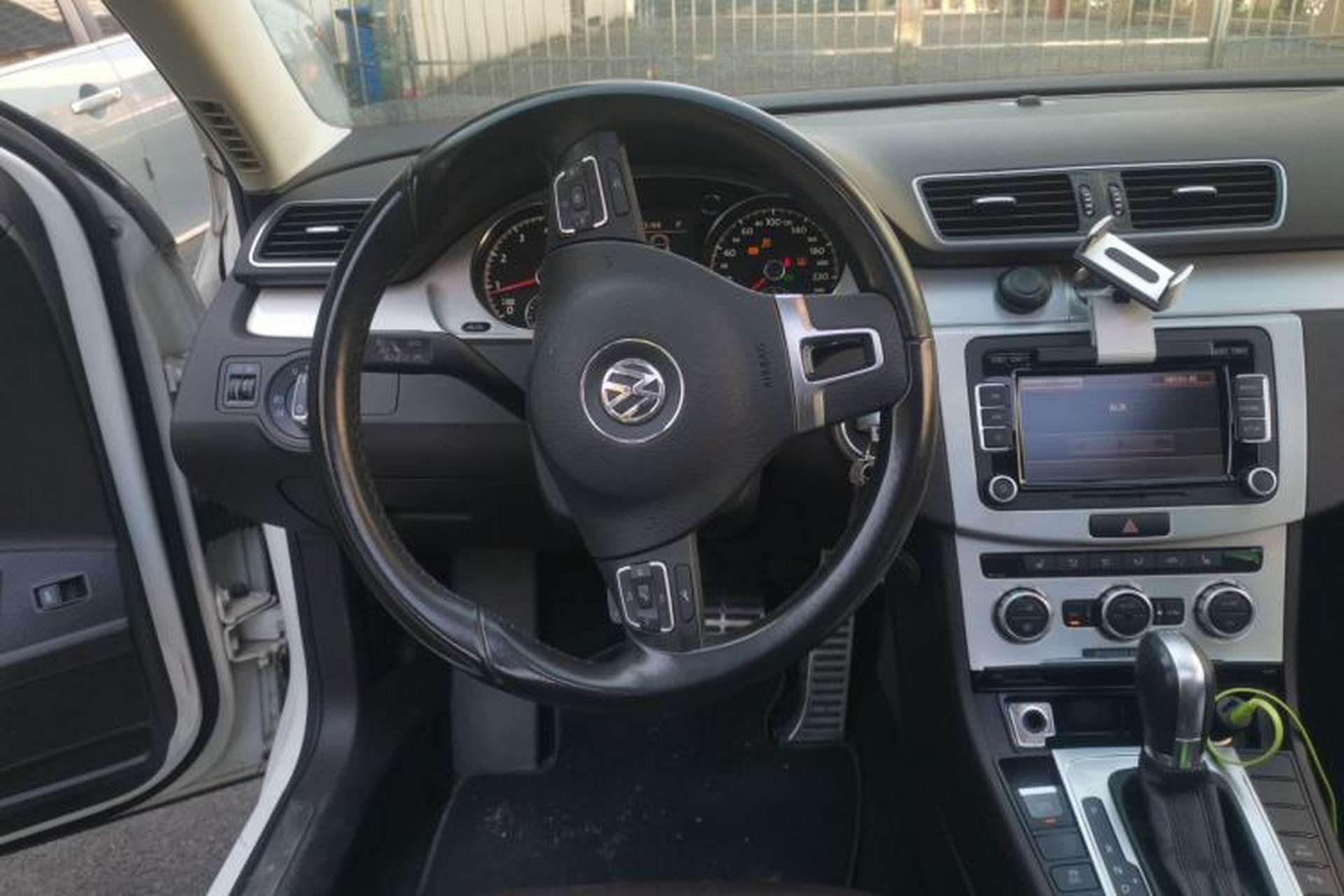 Used Volkswagen Magotan 2012 Travel Edition 2.0 TSI 4x4 Comfort Version Steering Wheel