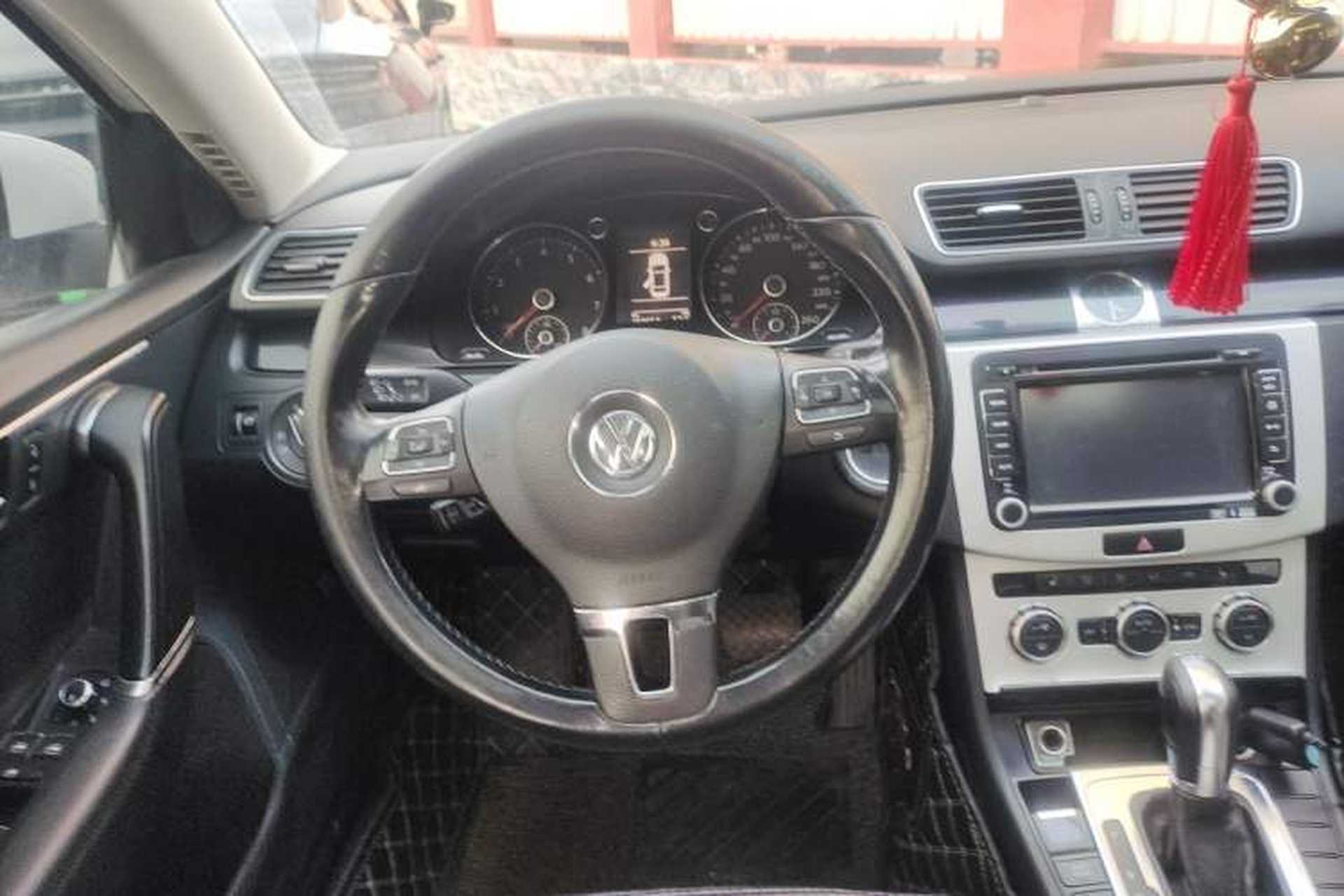 Used Volkswagen Magotan 2012 Revised Version 2.0 TSI Luxury Edition Steering Wheel