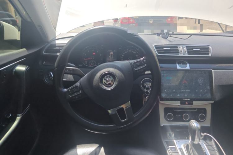 Used Volkswagen Magotan 2012 Revised Version 1.8TSI Leading Edition Steering Wheel
