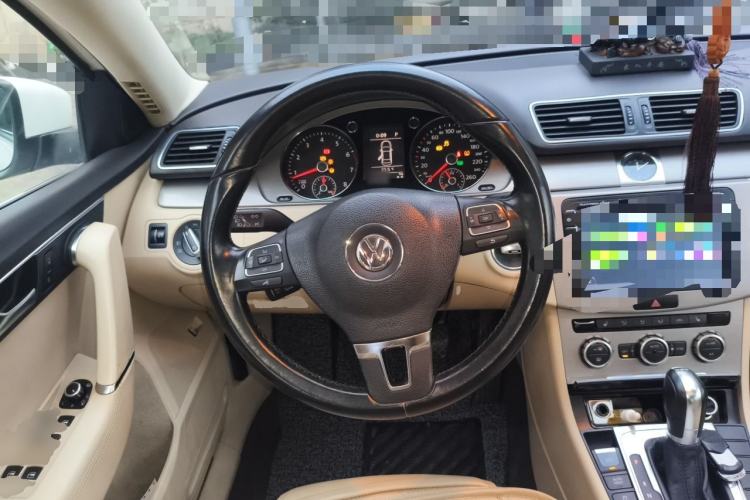Used Volkswagen Magotan 2012 Revised Version 1.8TSI Leading Edition Steering Wheel