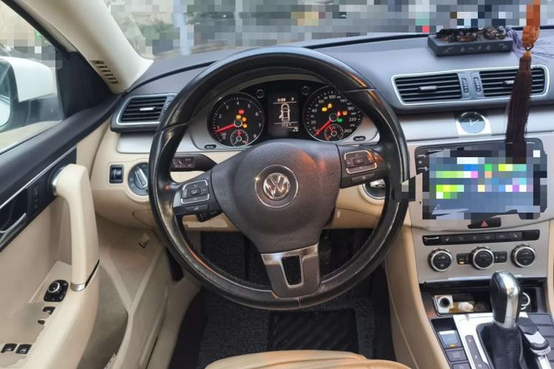 Used Volkswagen Magotan 2012 Revised Version 1.8TSI Leading Edition Steering Wheel