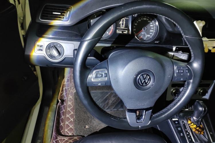 Used Volkswagen Magotan 2012 Revised 1.4 TSI Luxury Version Steering Wheel