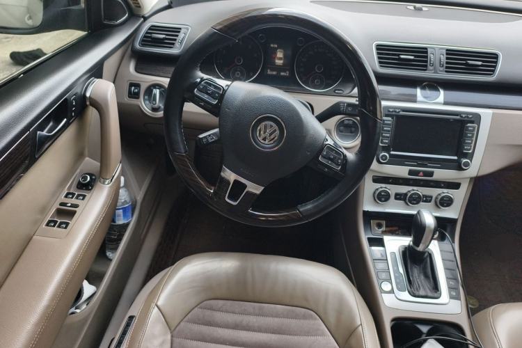 Used Volkswagen Magotan 2012 2.0 TSI Ultimate Edition Steering Wheel