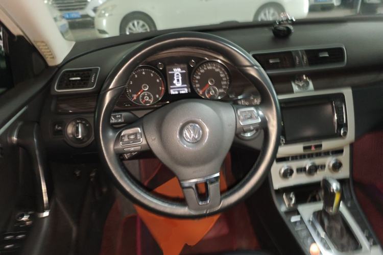 Used Volkswagen Magotan 2012 Facelift 1.8TSI Prestige Model Steering Wheel