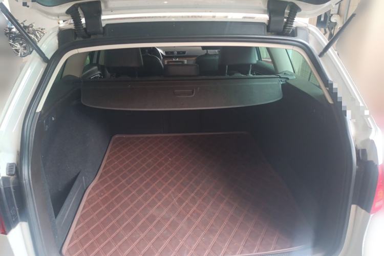 Used Volkswagen Magotan 2012 Travel Edition 2.0 TSI Comfort Version Trunk