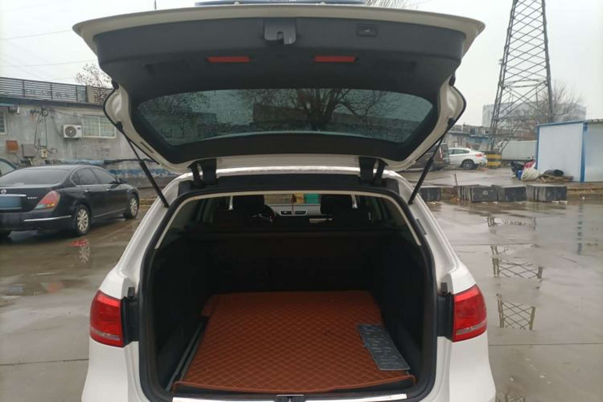 Used Volkswagen Magotan 2012 Travel Edition 2.0 TSI Comfort Version Trunk