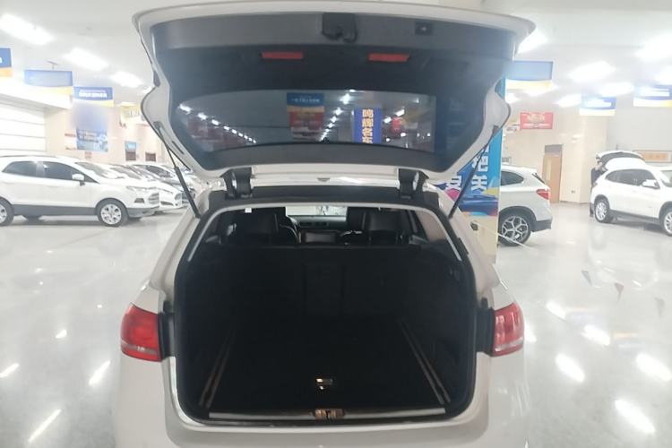 Used Volkswagen Magotan 2012 Travel Edition 2.0 TSI Comfort Version Trunk