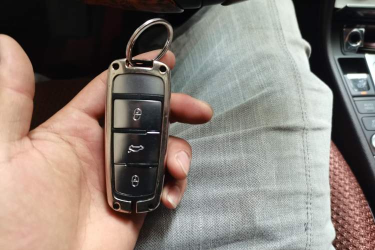 Used Volkswagen Magotan 2012 Travel Edition 2.0 TSI Luxury Version Vehicle Key