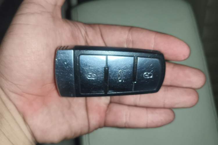 Used Volkswagen Magotan 2012 Revised Version 1.8TSI Leading Edition Vehicle Key