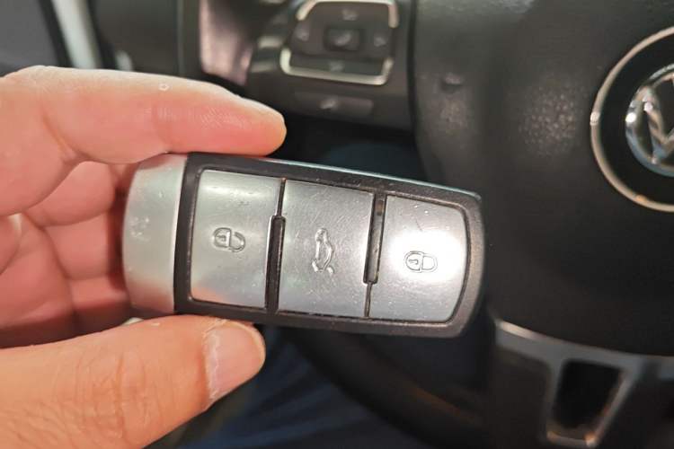 Used Volkswagen Magotan 2012 Revised Version 1.8TSI Leading Edition Vehicle Key