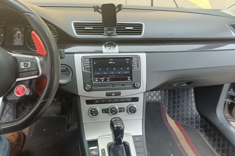 Used Volkswagen Magotan 2012 1.8TSI Prestige Model Audio And AC Panel