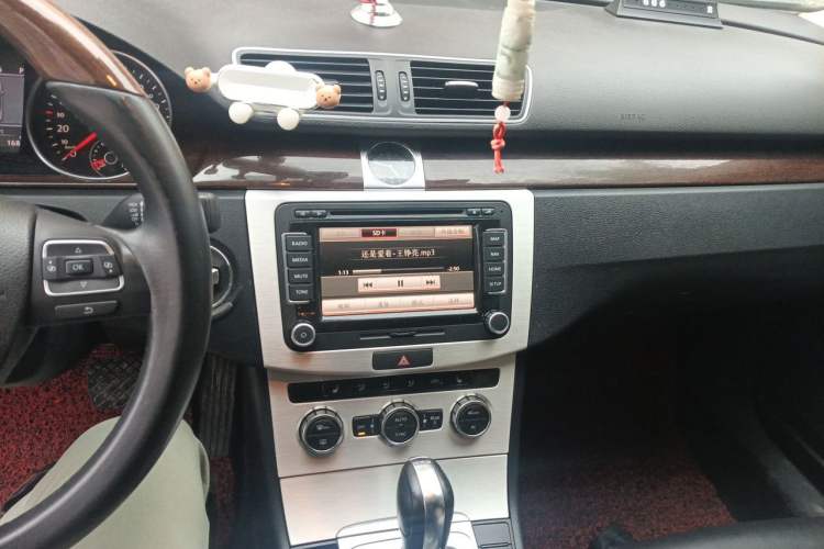 Used Volkswagen Magotan 2012 3.0 FSI Flagship Edition Audio And AC Panel