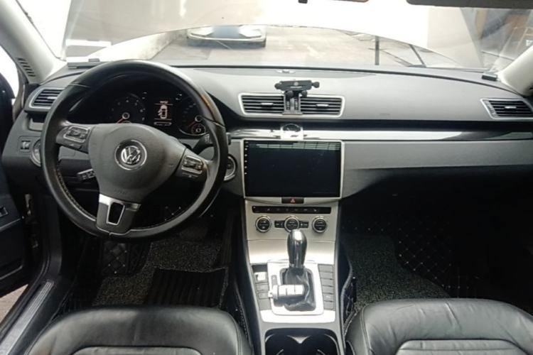 Used Volkswagen Magotan 2012 Revised 1.8TSI Luxury Version Center Console