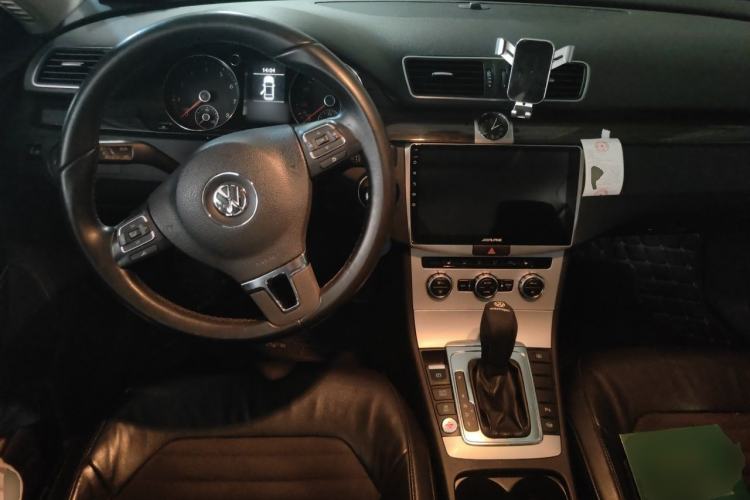 Used Volkswagen Magotan 2012 Facelift 1.8TSI Prestige Model Center Console