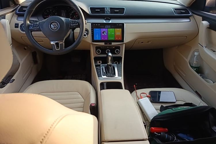 Used Volkswagen Magotan 2012 Revised Version 1.8TSI Leading Edition Center Console