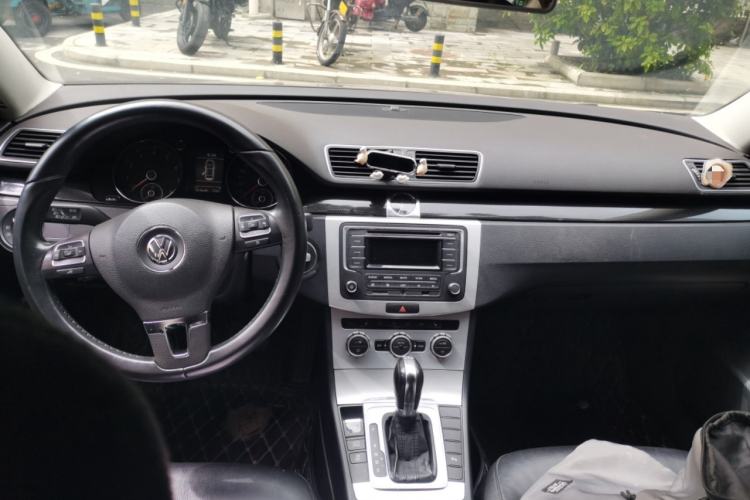 Used Volkswagen Magotan 2012 Revised 1.8TSI Luxury Version Center Console