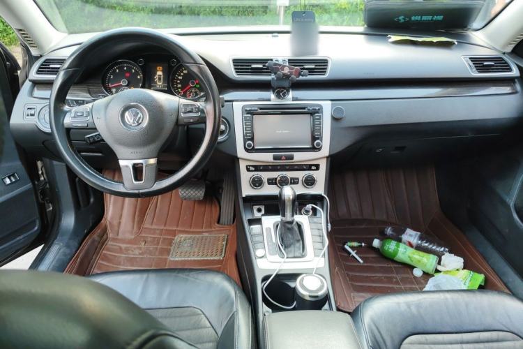 Used Volkswagen Magotan 2012 2.0 TSI Prestige Edition Center Console