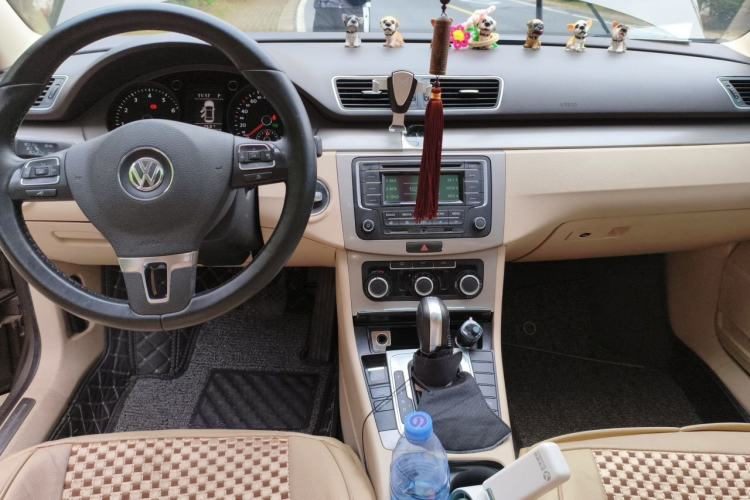 Used Volkswagen Magotan 2012 Revised Version 1.8TSI Leading Edition Center Console