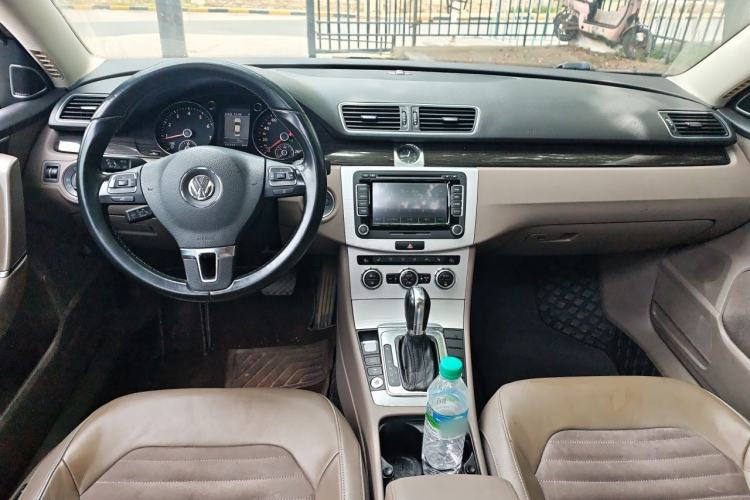 Used Volkswagen Magotan 2012 2.0 TSI Ultimate Edition Center Console