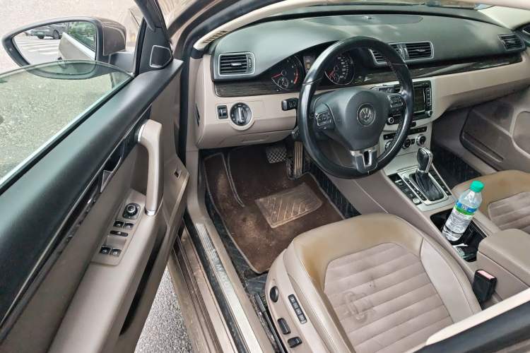 Used Volkswagen Magotan 2012 2.0 TSI Ultimate Edition Driver Seat