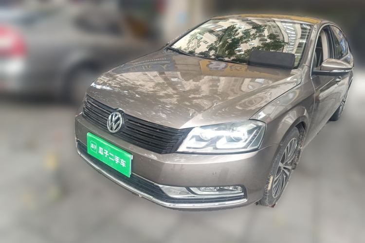 Used Volkswagen Magotan 2012 Revised Version 1.8TSI Leading Edition Guazi used car, China used car export, Used car for sale, Used cars, Cheapest cars for sale