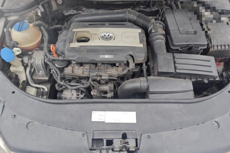 Used Volkswagen Magotan 2012 Facelift 1.8TSI Prestige Model Engine Bay