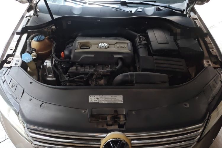 Used Volkswagen Magotan 2012 1.8TSI Comfort Model Engine Bay