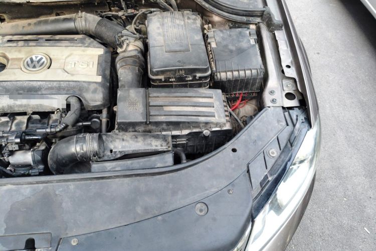 Used Volkswagen Magotan 2012 2.0 TSI Prestige Edition Engine Bay Left