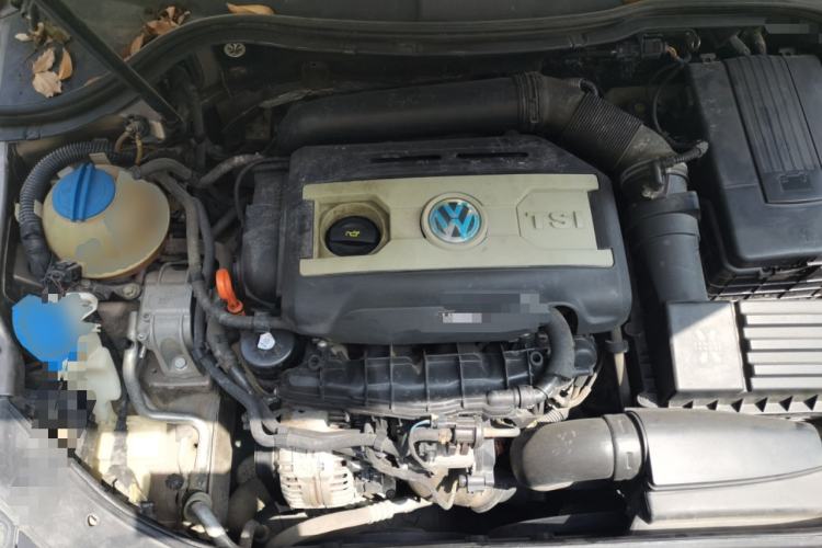 Used Volkswagen Magotan 2012 Revised 1.8TSI Luxury Version Engine Bay