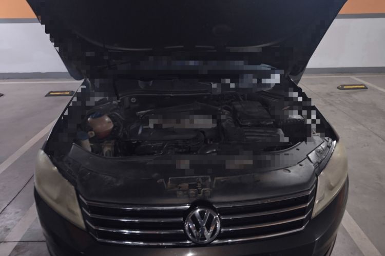 Used Volkswagen Magotan 2012 Travel Edition 2.0 TSI Luxury Version Engine Bay