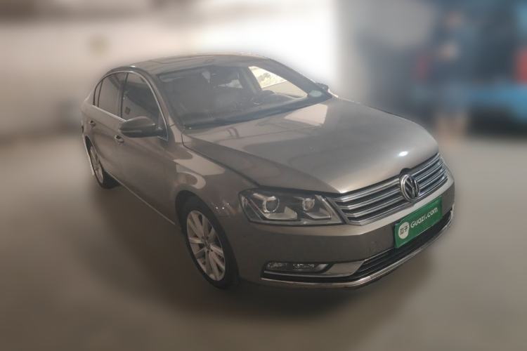 Used Volkswagen Magotan 2012 Facelift 1.8TSI Prestige Model Front Right 45 Deg