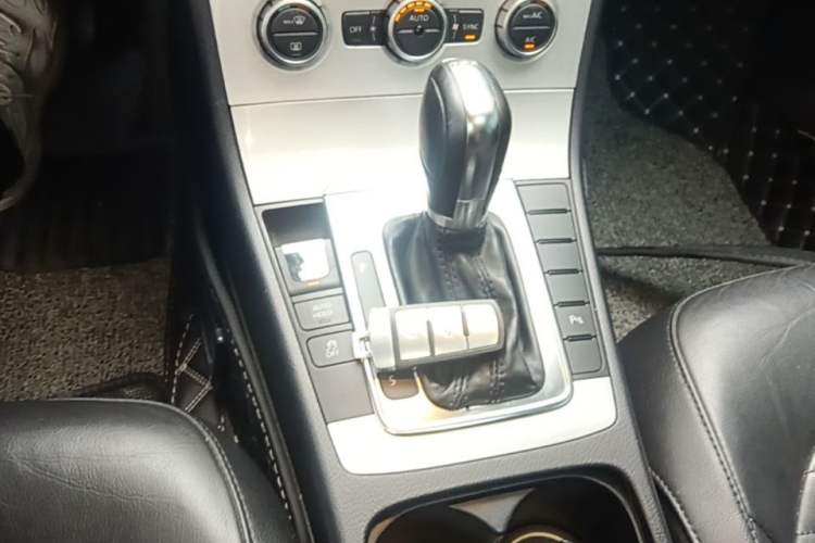 Used Volkswagen Magotan 2012 Revised 1.8TSI Luxury Version Gear Lever