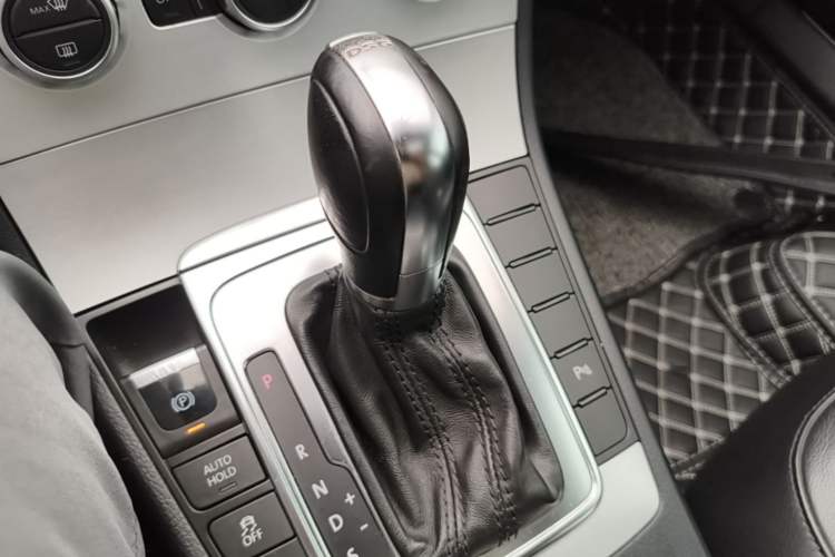 Used Volkswagen Magotan 2012 Revised 1.8TSI Luxury Version Gear Lever