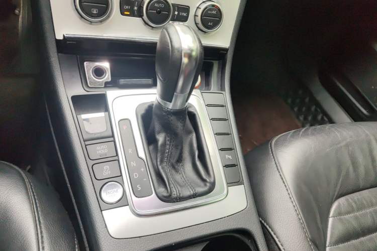 Used Volkswagen Magotan 2012 Revised 1.8TSI Luxury Version Gear Lever
