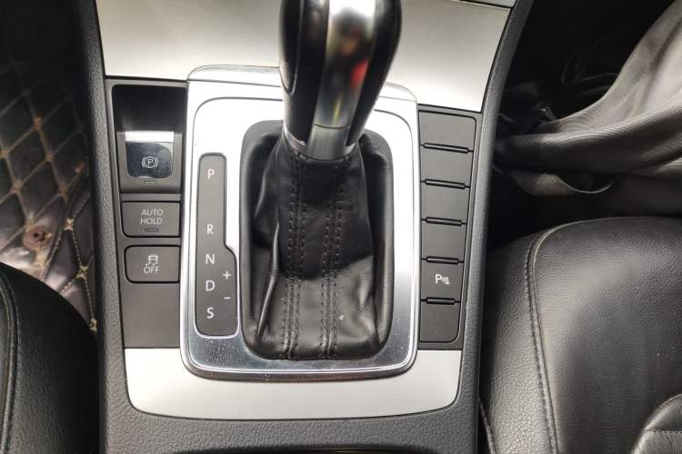 Used Volkswagen Magotan 2012 Revised 1.8TSI Luxury Version Gear Lever