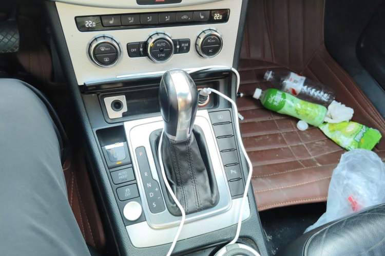 Used Volkswagen Magotan 2012 2.0 TSI Prestige Edition Gear Lever