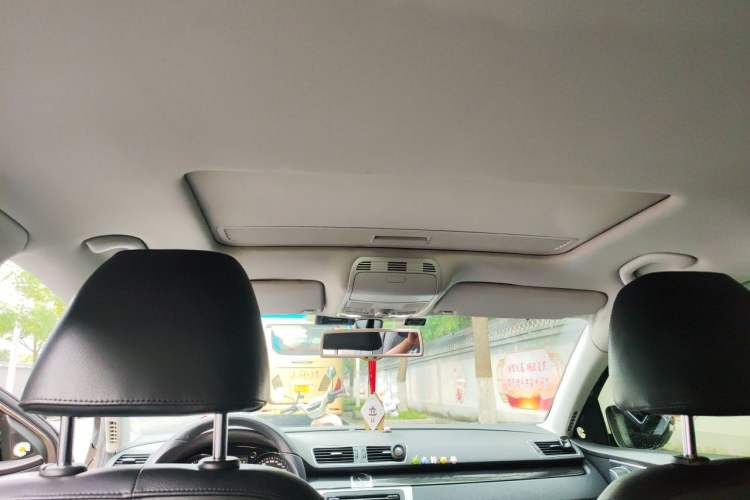 Used Volkswagen Magotan 2012 Revised 1.8TSI Luxury Version Headliner