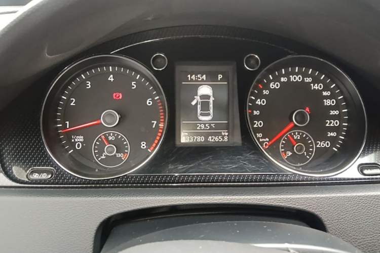 Used Volkswagen Magotan 2012 Revised 1.8TSI Luxury Version Instrument Cluster