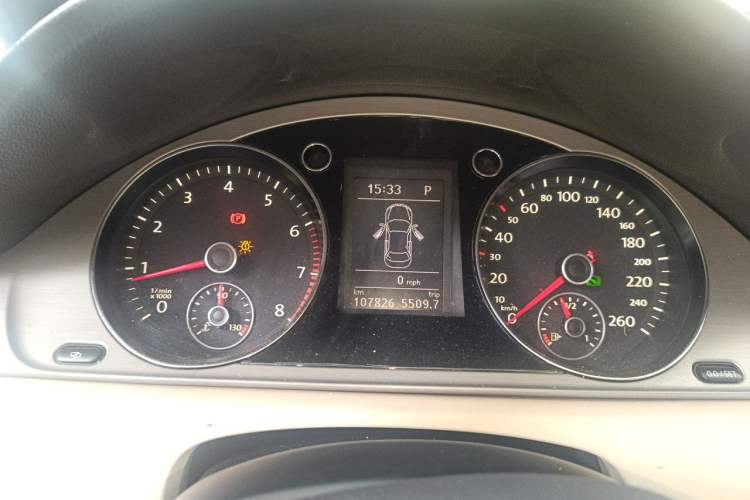 Used Volkswagen Magotan 2012 Revised Version 1.8TSI Leading Edition Instrument Cluster