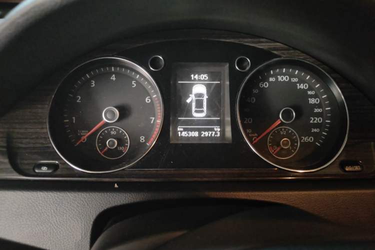 Used Volkswagen Magotan 2012 Facelift 1.8TSI Prestige Model Instrument Cluster