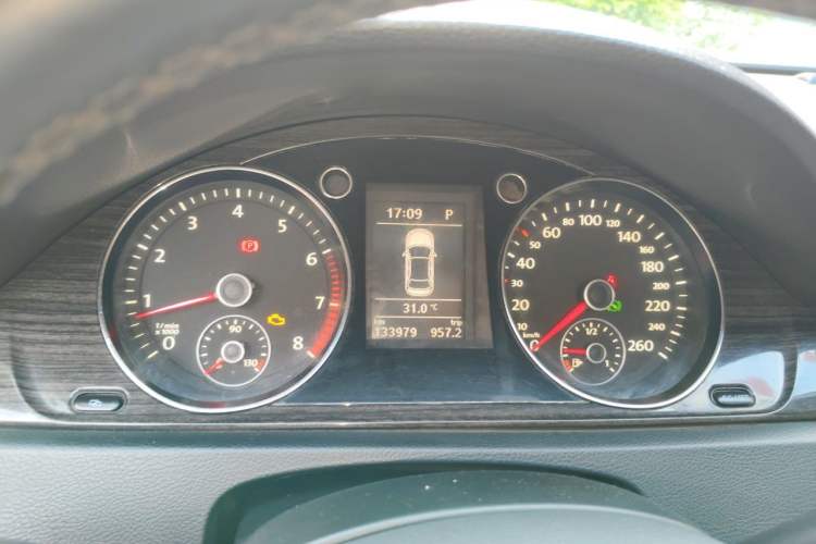 Used Volkswagen Magotan 2012 2.0 TSI Prestige Edition Instrument Cluster
