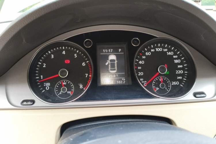Used Volkswagen Magotan 2012 Revised Version 1.8TSI Leading Edition Instrument Cluster