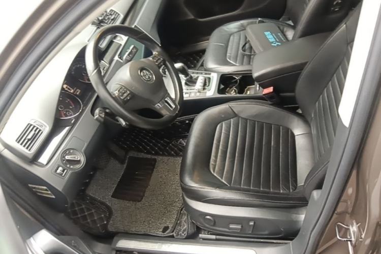 Used Volkswagen Magotan 2012 Revised 1.8TSI Luxury Version Left Front Seat