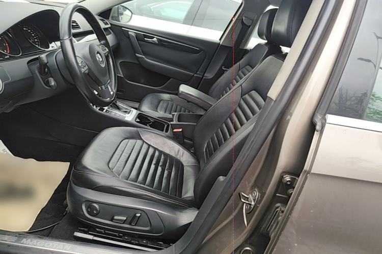 Used Volkswagen Magotan 2012 Revised 1.8TSI Luxury Version Left Front Seat