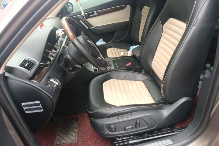 Used Volkswagen Magotan 2012 3.0 FSI Flagship Edition Left Front Seat